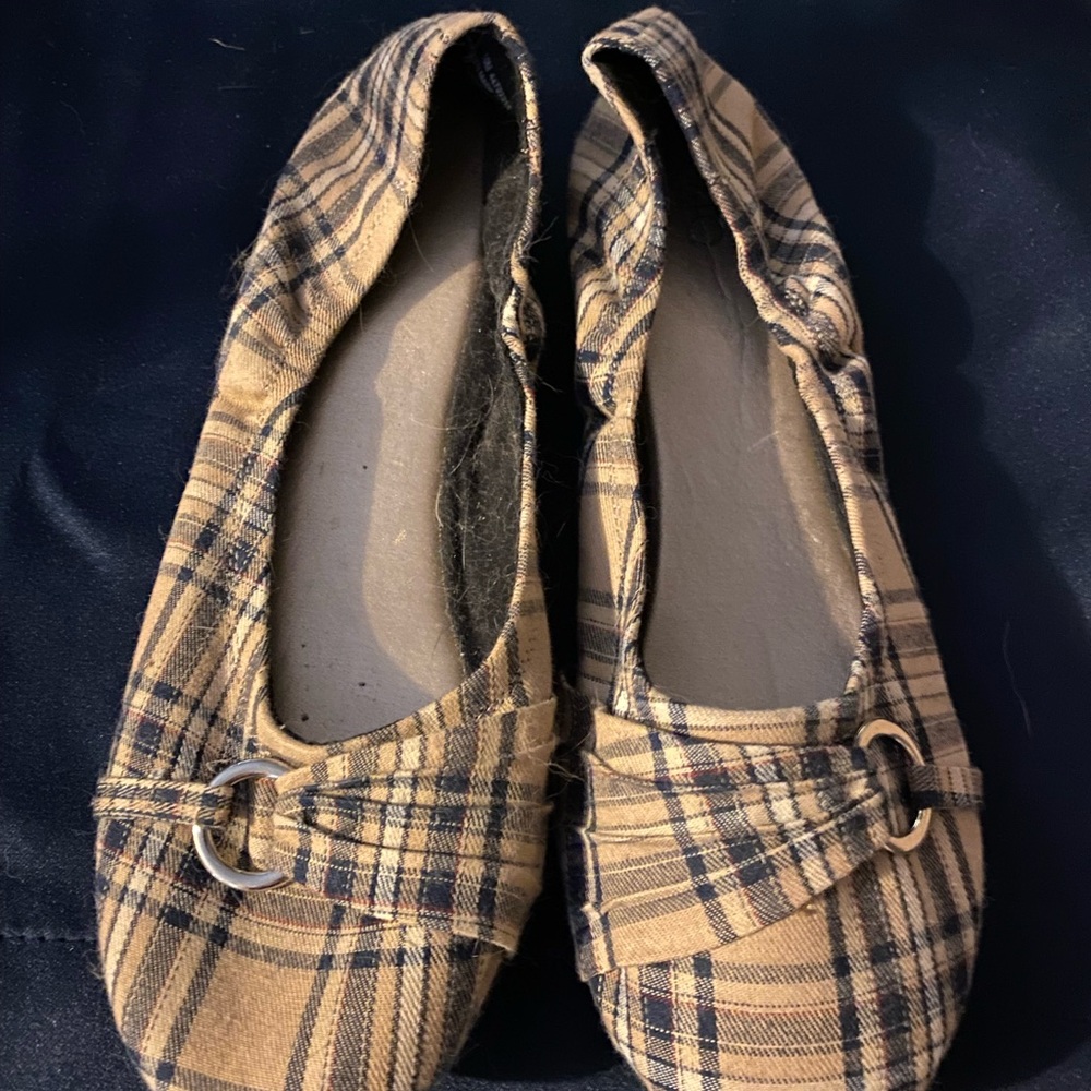 Plaid Tan Cato Women's Flats. Size 10, NWOT